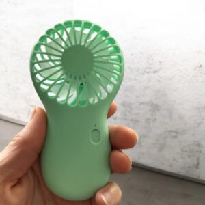 Ventilator pocket mini ( Draagbaar ) 3 snelheden met telefoon houder Groen ( 17 x 8.7 cm )