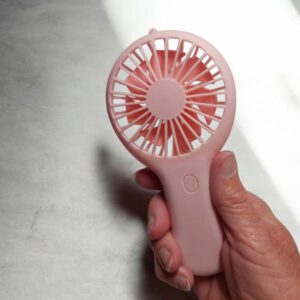 Ventilator pocket mini ( Draagbaar )3 snelheden met telefoon houder Roze ( 17 x 8.7 cm )