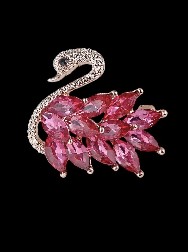 Broche Zwaan Strass Roze ( Goudkleurig) 3.7 x 4.0 cm