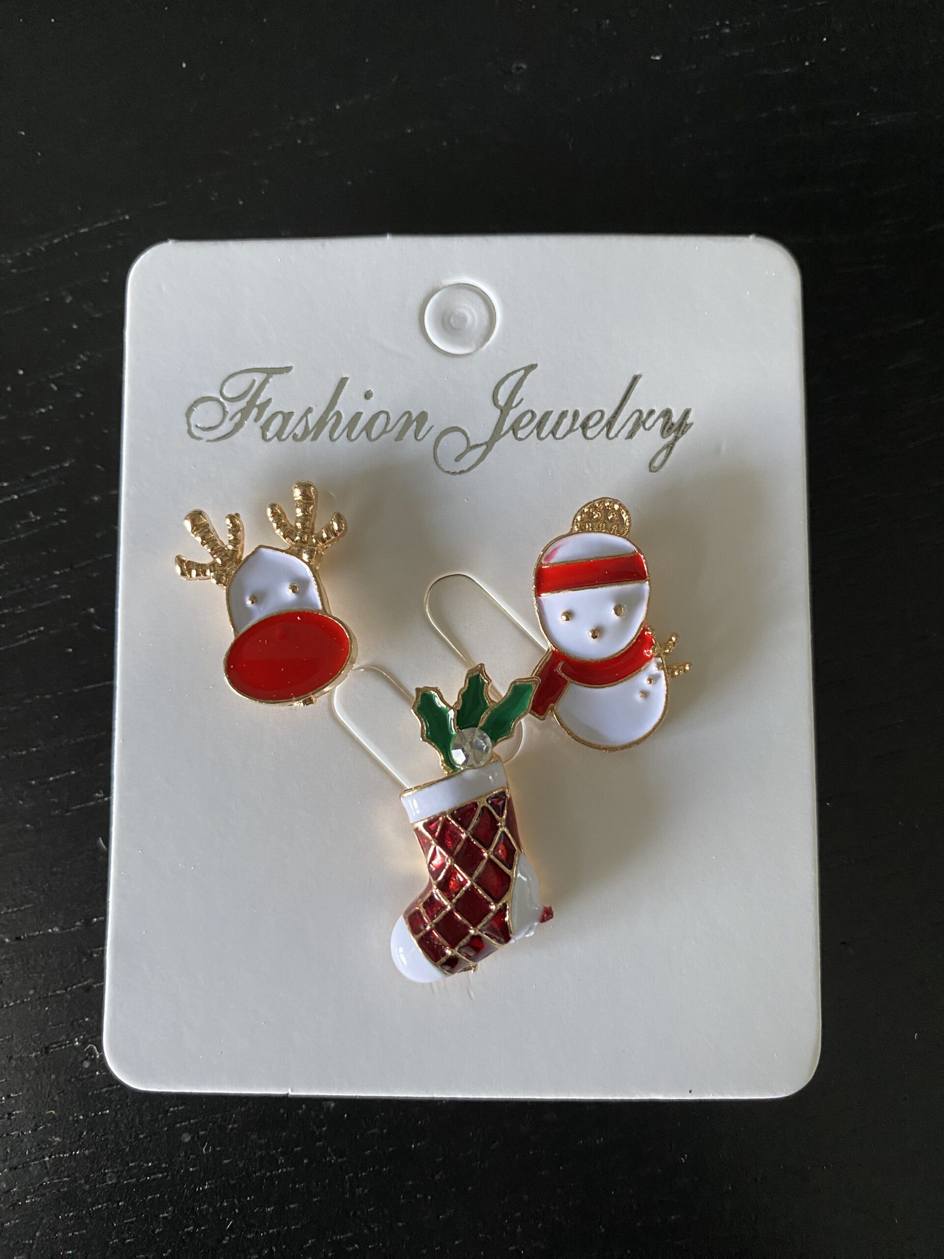 Broches kerst ( 3 Stuks op kaart ) 1.7 x 1 cm