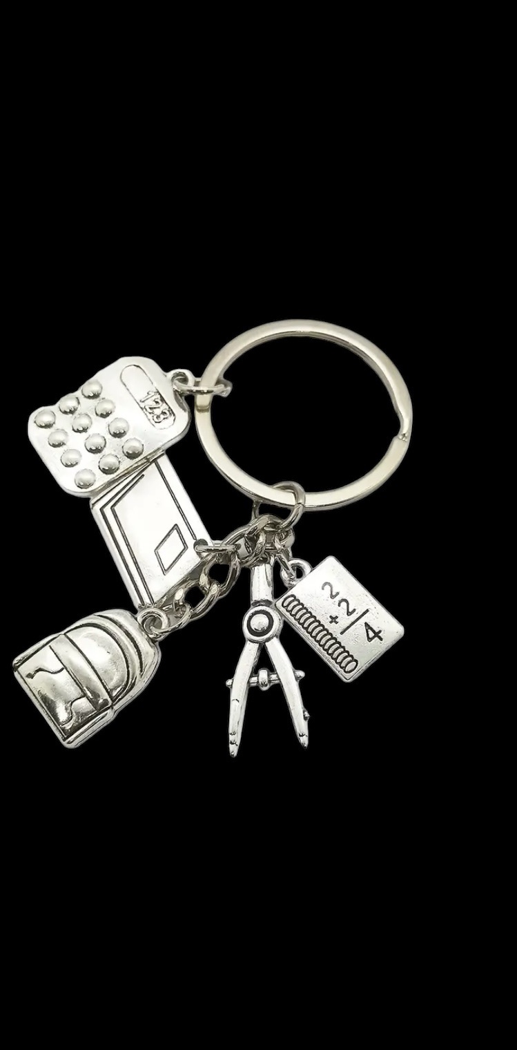 Sleutelhanger School spullen (Rekenmachine/agenda/ tas/passer etc ) 7 x 3 cm
